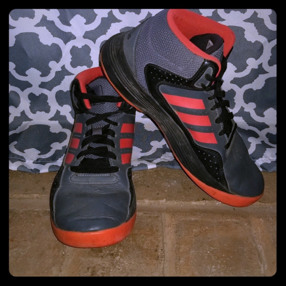 Boys basketball shoes